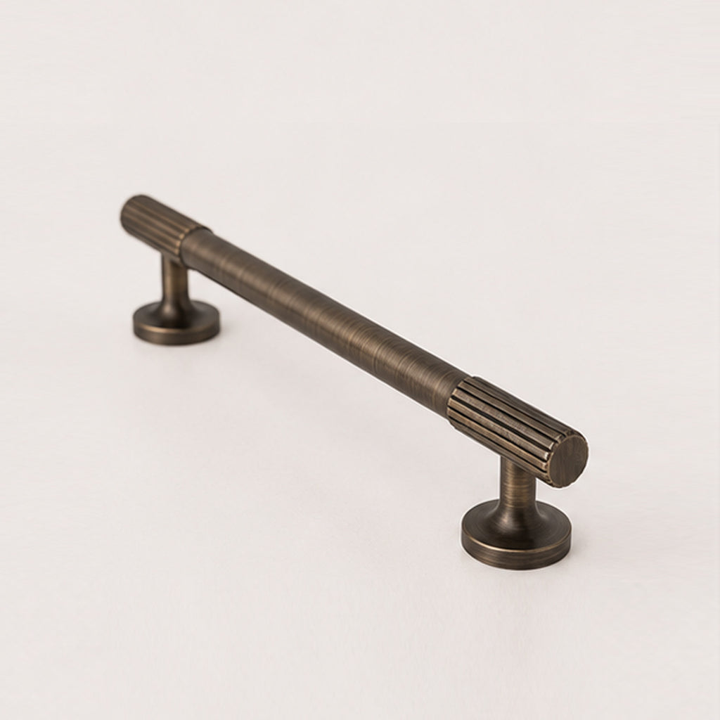 Reeded Pull Handle - Antique Brass